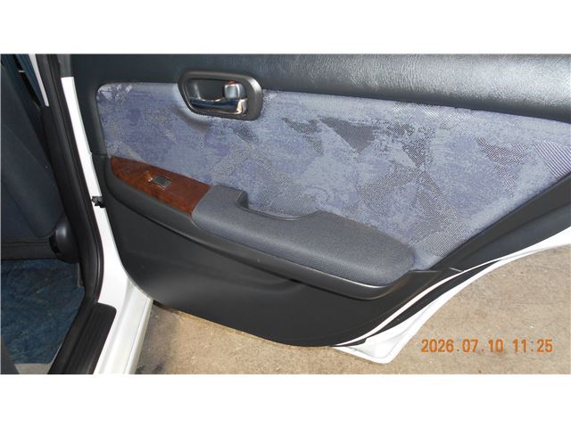 2001 Nissan LAUREL 缩略图 12