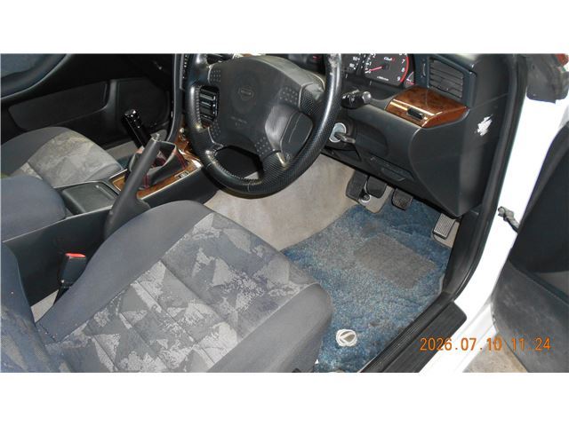 2001 Nissan LAUREL 缩略图 9