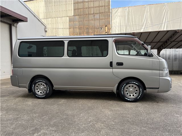 2002 Nissan CARAVAN — фото 2