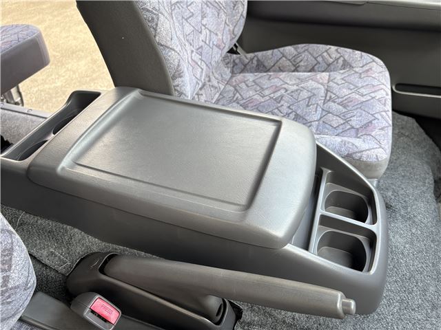 2002 Nissan CARAVAN 缩略图 28