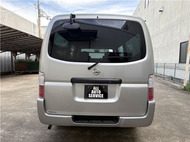2002 Nissan CARAVAN — фото 4