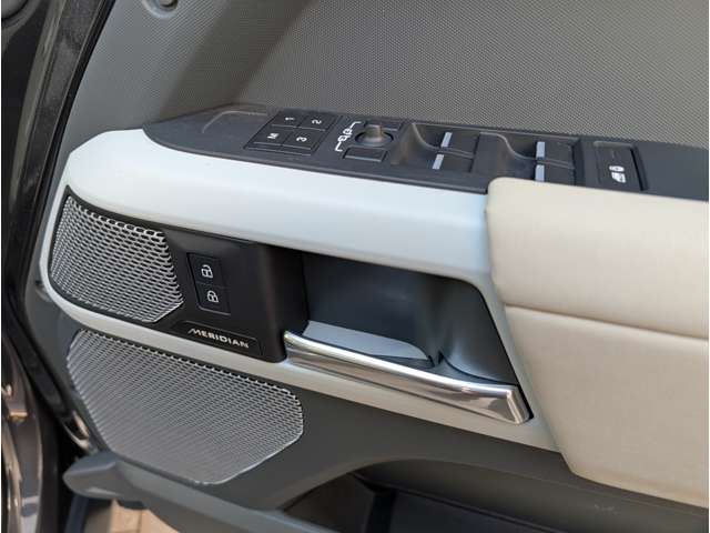 2023 LAND Rover DEFENDER — миниатюра 17