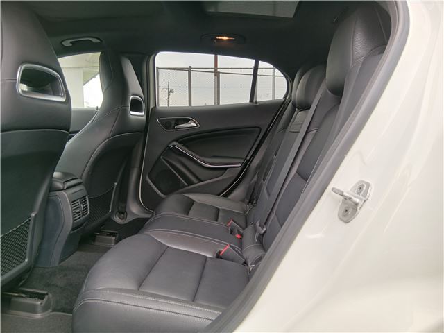 2014 Mercedes-BENZ GLA — миниатюра 32