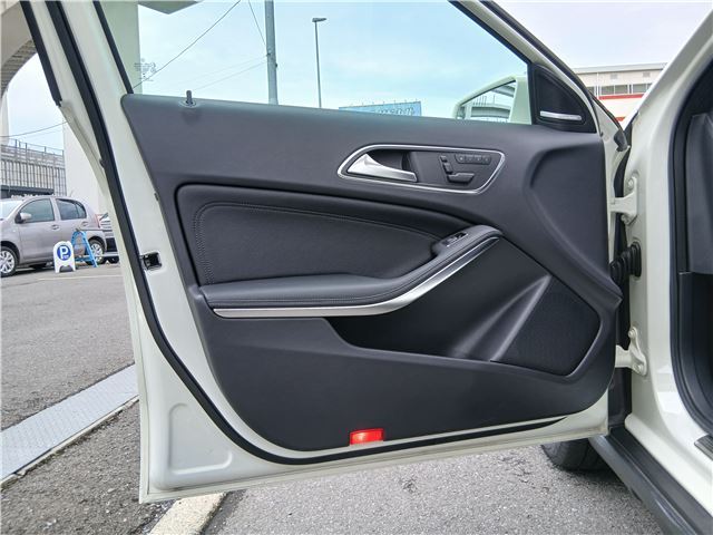 2014 Mercedes-BENZ GLA — миниатюра 38