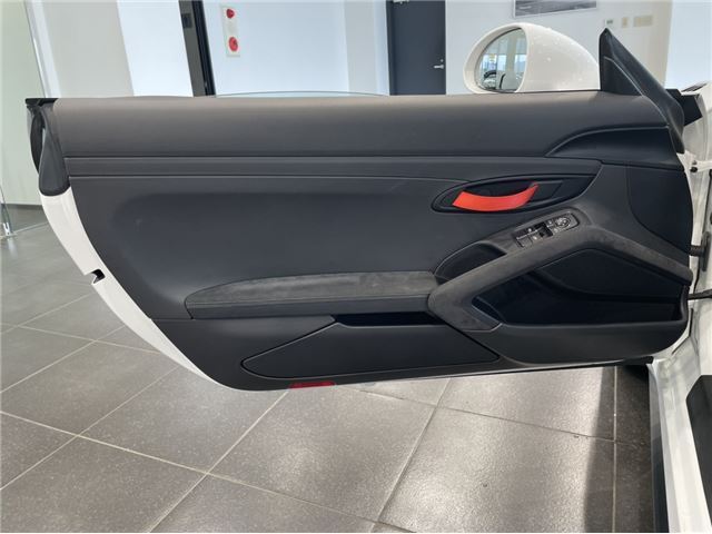 2016 Porsche 911 — миниатюра 24
