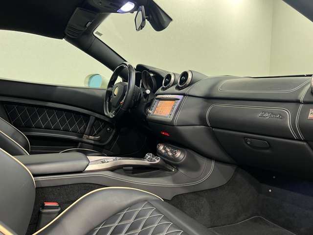 2011 Ferrari CALIFORNIA 缩略图 19