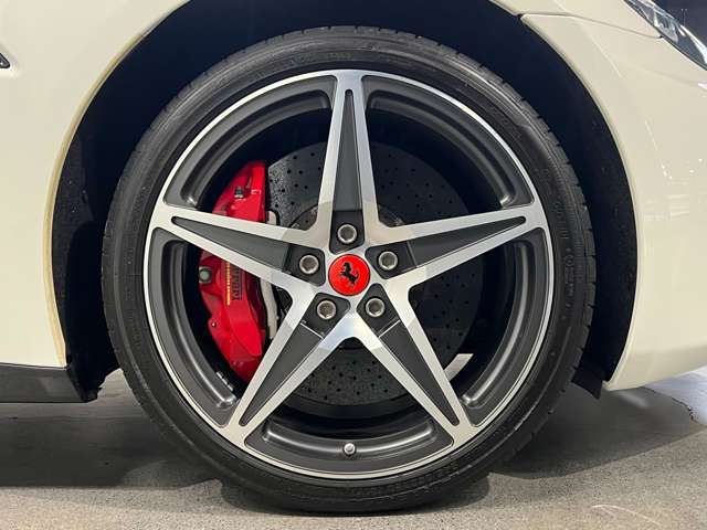 2011 Ferrari CALIFORNIA 缩略图 38