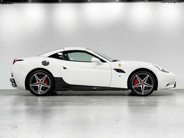 2011 Ferrari CALIFORNIA 缩略图 4