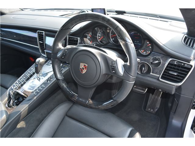 2011 Porsche PANAMERA 缩略图 3