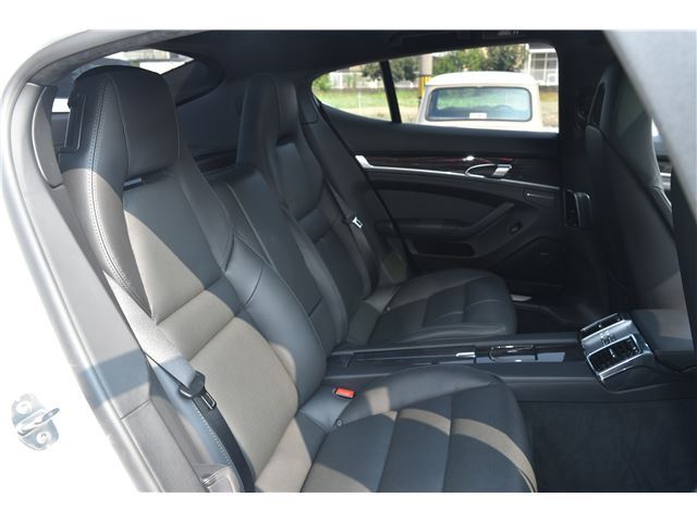 2011 Porsche PANAMERA 缩略图 30