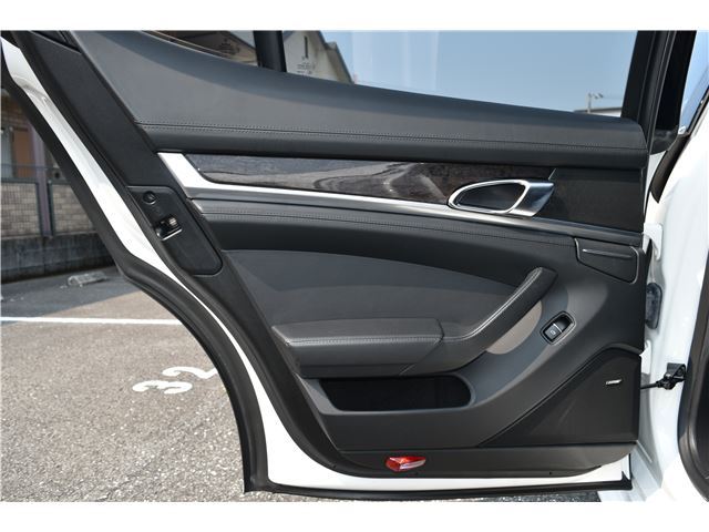 2011 Porsche PANAMERA 缩略图 45