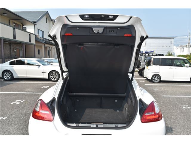 2011 Porsche PANAMERA 缩略图 59