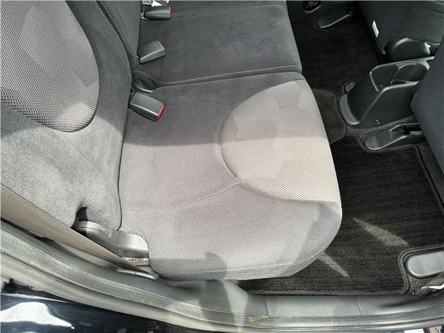صورة مصغرة 30 لـ 2004 Honda FIT