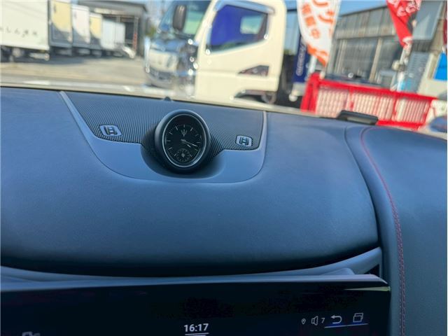 2016 Maserati LEVANTE — миниатюра 38