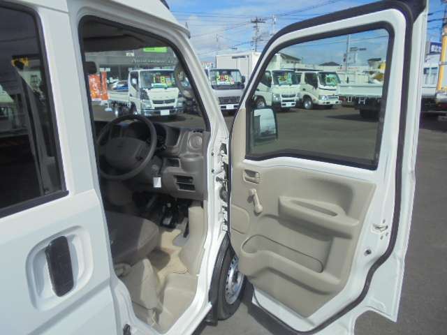 صورة مصغرة 22 لـ 2021 Nissan NV100CLIPPER RIO