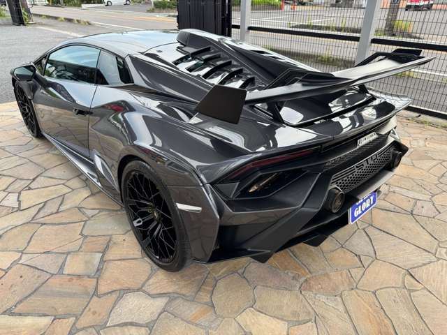 2023 Lamborghini HURACAN — миниатюра 5