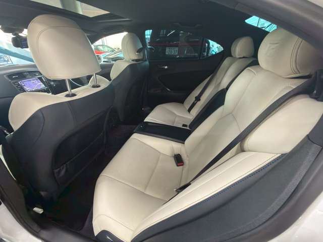 صورة مصغرة 43 لـ 2014 Lexus IS F