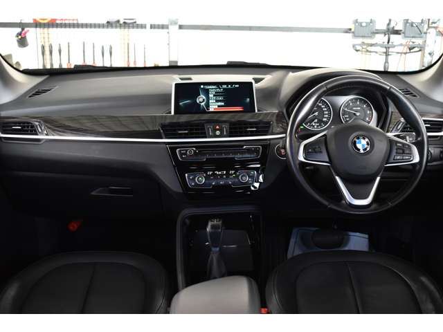 2017 BMW X1 photo 3