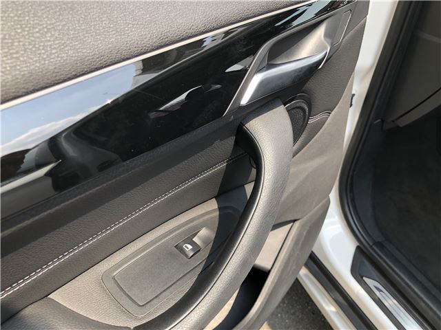 2016 BMW X1 thumbnail 35