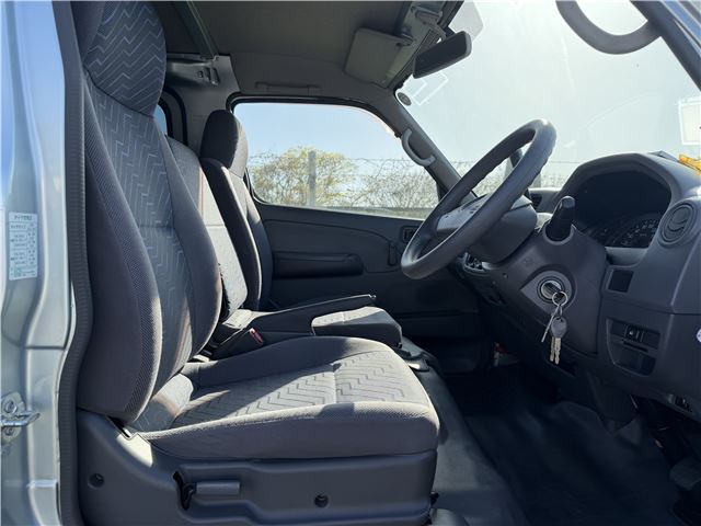 2001 Nissan CARAVAN 缩略图 17