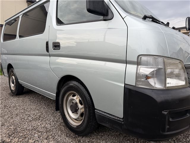 2001 Nissan CARAVAN — фото 10