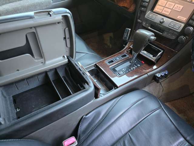 1998 Nissan CIMA — миниатюра 26