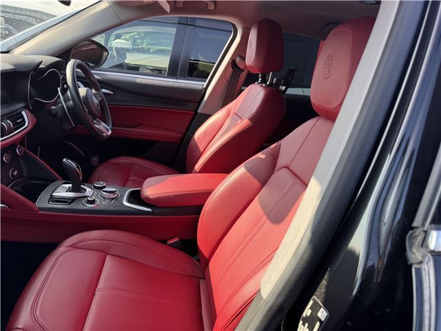 2021 ALFA Romeo STELVIO 缩略图 12
