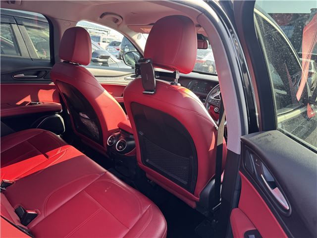 2021 ALFA Romeo STELVIO 缩略图 13