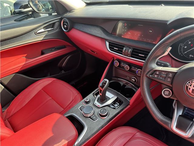 2021 ALFA Romeo STELVIO 照片 7