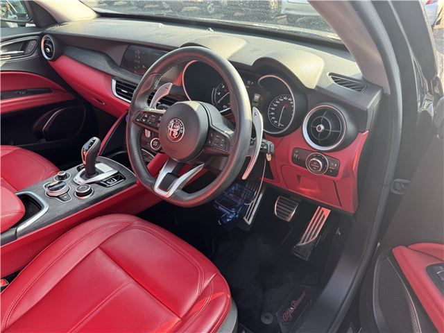 2021 ALFA Romeo STELVIO 照片 6