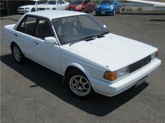 1989 Nissan SUNNY 照片 1