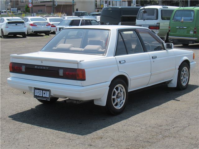 1989 Nissan SUNNY 照片 10