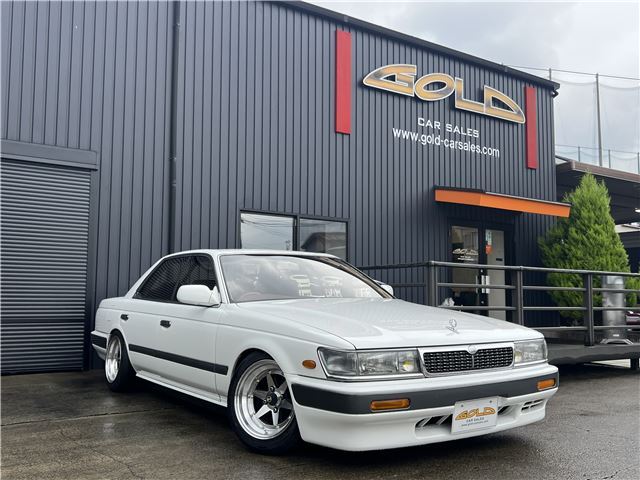 1989 Nissan LAUREL 照片 1