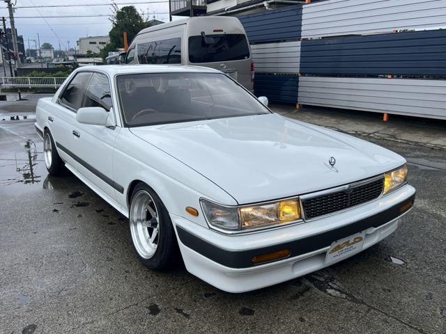 1989 Nissan LAUREL 照片 2