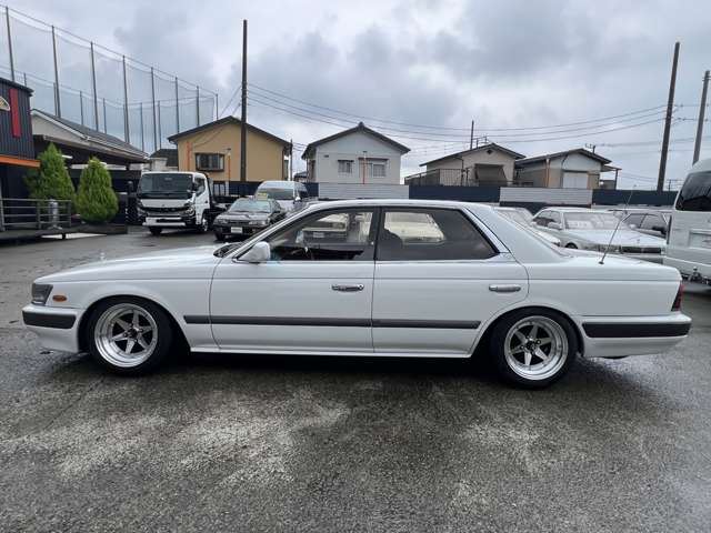 صورة مصغرة 25 لـ 1989 Nissan LAUREL