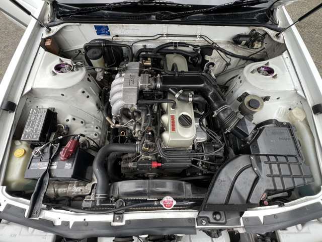 صورة مصغرة 45 لـ 1989 Nissan LAUREL