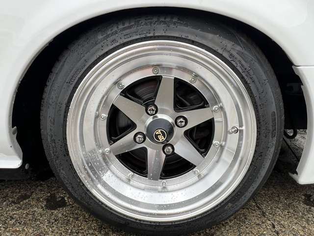 صورة مصغرة 48 لـ 1989 Nissan LAUREL