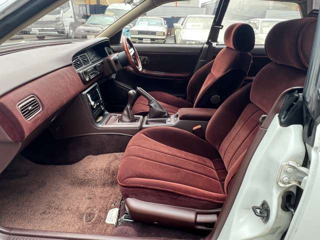 1989 Nissan LAUREL 照片 10