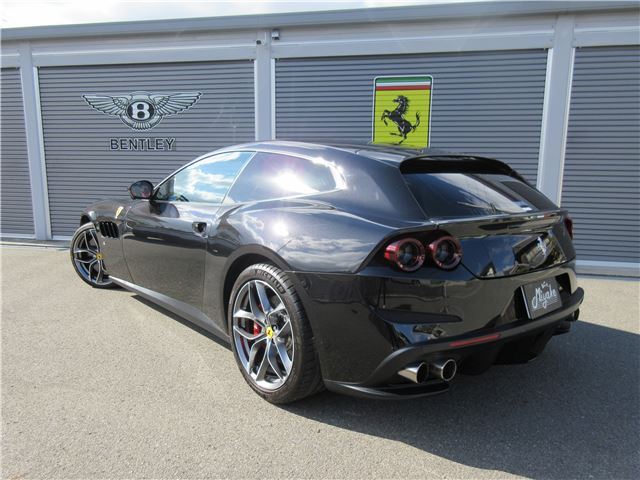صورة مصغرة 3 لـ 2020 Ferrari GTC4 LUSSO