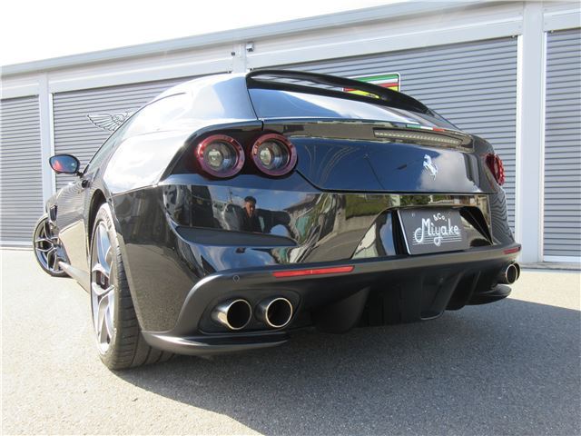 صورة مصغرة 14 لـ 2020 Ferrari GTC4 LUSSO