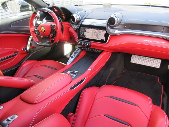 صورة مصغرة 16 لـ 2020 Ferrari GTC4 LUSSO