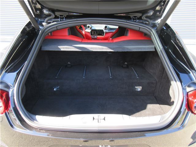 صورة مصغرة 30 لـ 2020 Ferrari GTC4 LUSSO