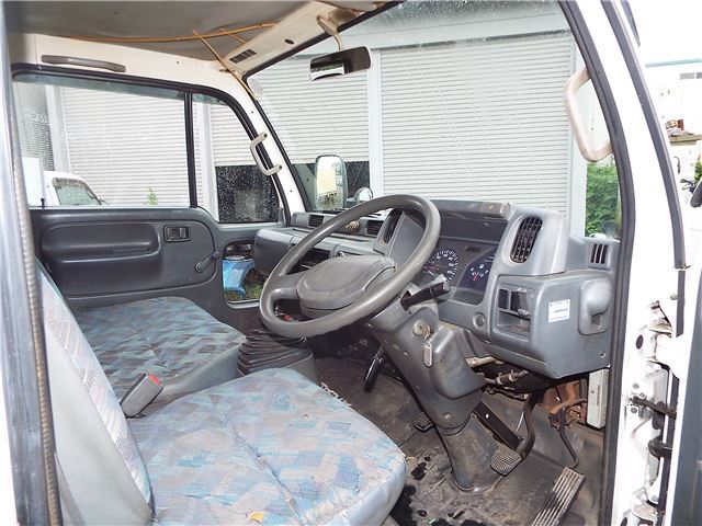 1999 Nissan ATLAS 照片 3