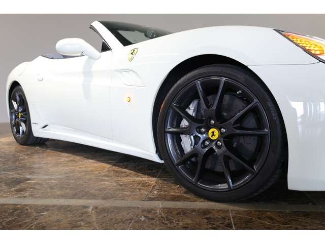 صورة مصغرة 17 لـ 2009 Ferrari CALIFORNIA