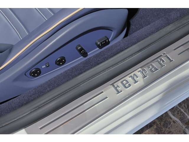 صورة مصغرة 48 لـ 2009 Ferrari CALIFORNIA