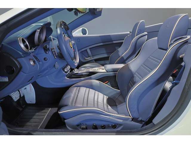 صورة مصغرة 9 لـ 2009 Ferrari CALIFORNIA