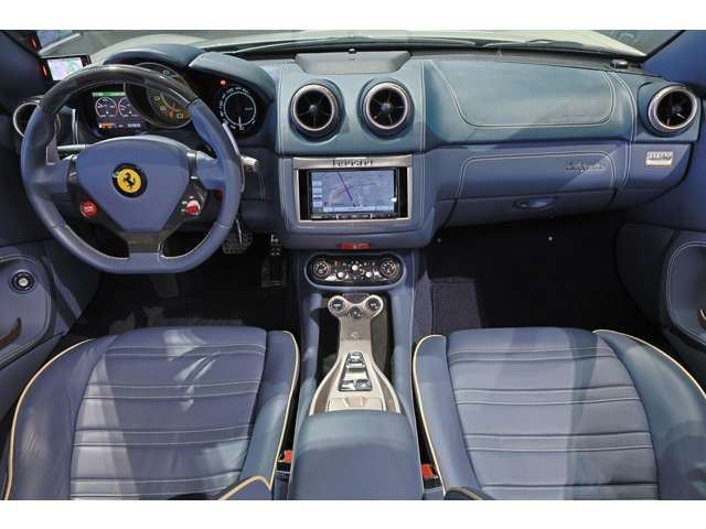 صورة مصغرة 8 لـ 2009 Ferrari CALIFORNIA