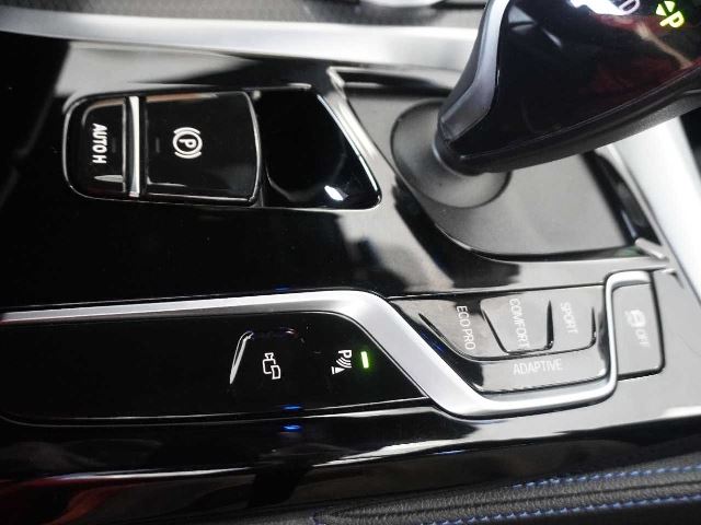 2022 BMW 5 SERIES — миниатюра 40