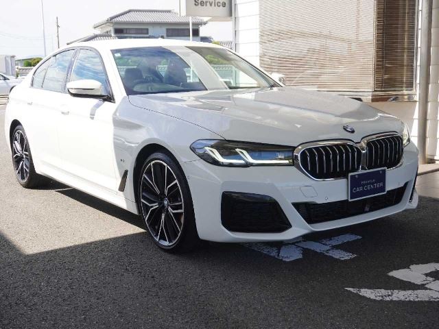 2022 BMW 5 SERIES — фото 10