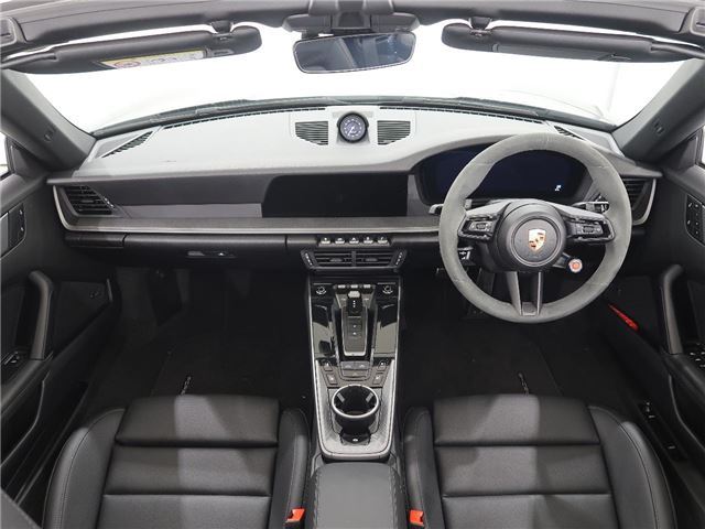 2025 Porsche 911 thumbnail 3